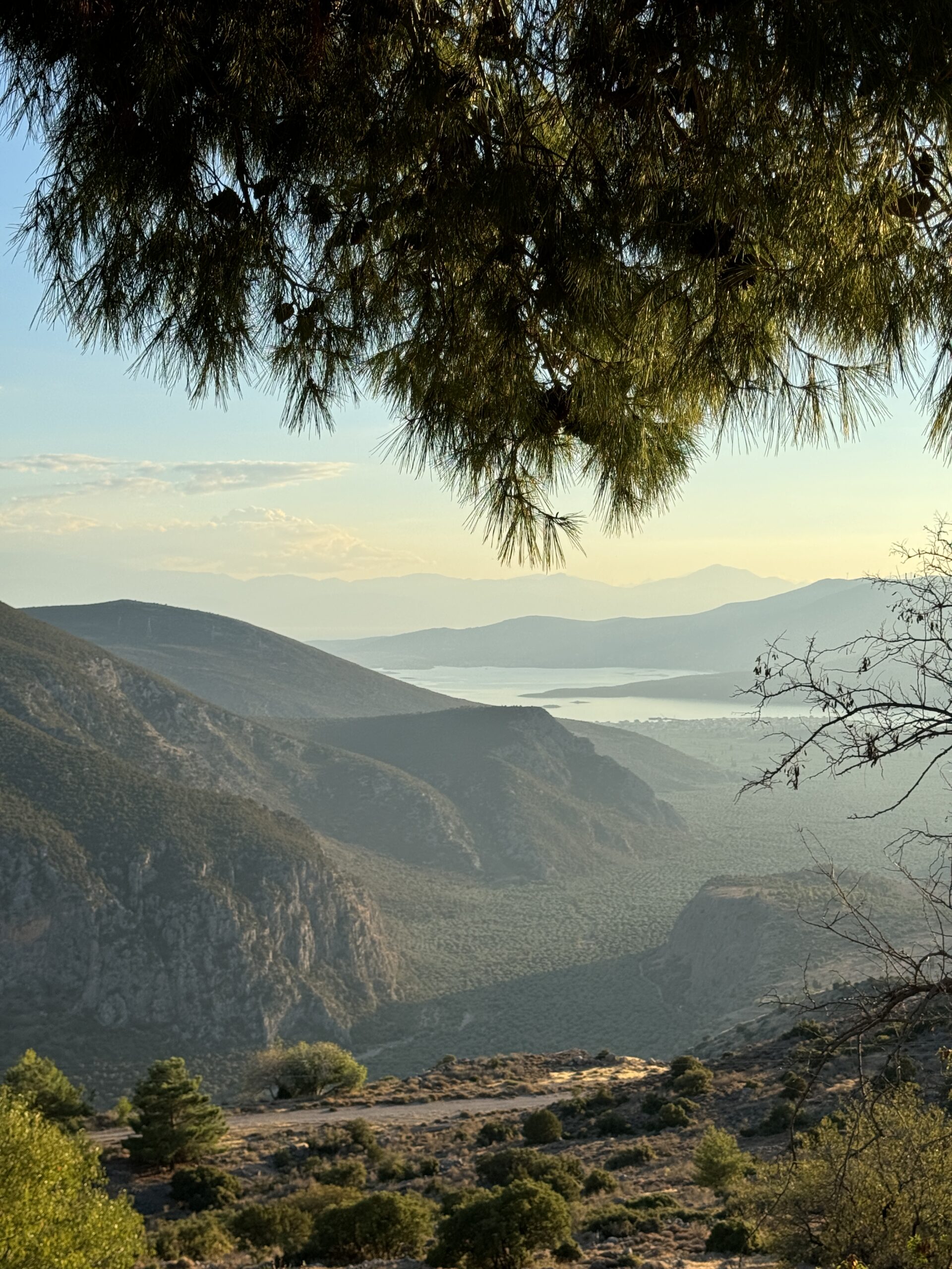 Paisaje de montaña en la Grecia Interior, destinos exclusivos y sin multitudes 2026.